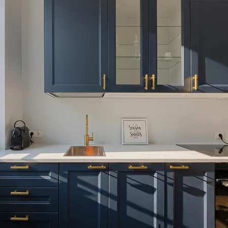 Апартаменты Brand New Luxury Apartment, Parking, Center