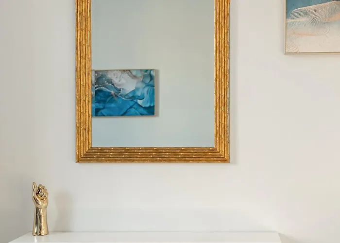 Brand New Luxury Apartment, Parking, Center شقة *